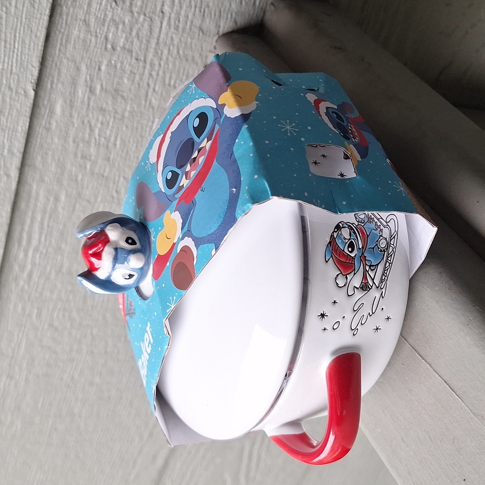 NWT Disney Hand Painted Stitch Brie Baker Cookware Zrinke Holiday Christmas